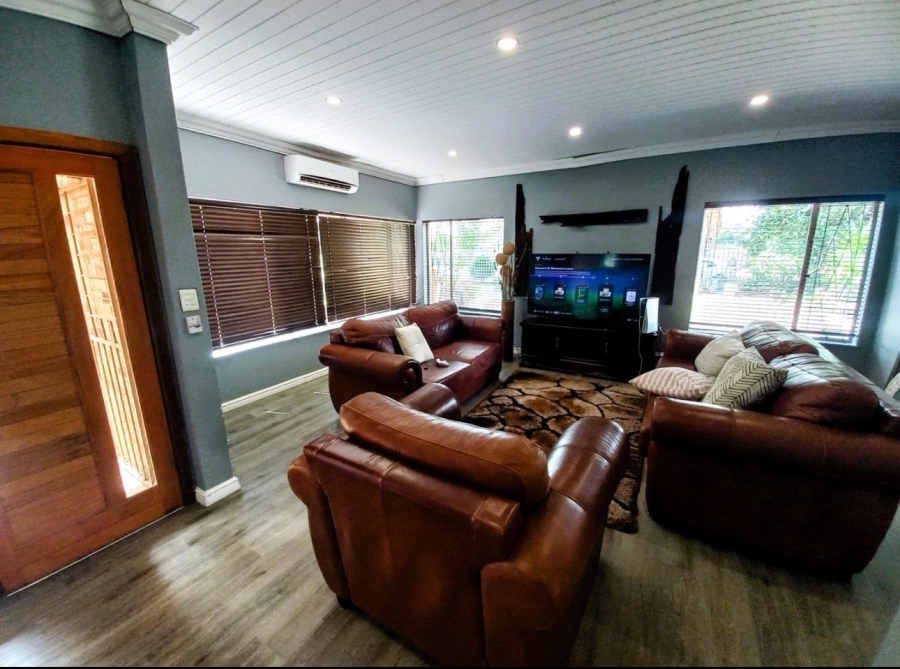 4 Bedroom Property for Sale in Generaal De Wet Free State